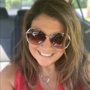 Meet your Posher, Michele